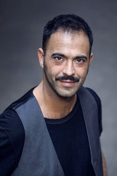 Gennaro Silvestro interpreta Achille Palumbo