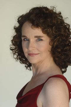 Diane Franklin interpreta Louise DeFeo
