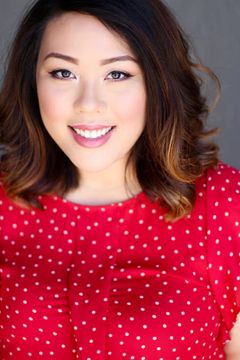 Sarah Sarang Oh interpreta Questioned Antelope / Citizen #3 (voice)