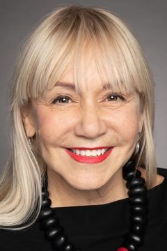 Lenore Zann interpreta Bevette