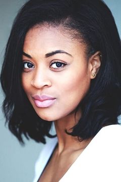 Racheal Ofori interpreta Effie