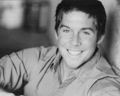 Chris Heuisler interpreta Mr. Waters