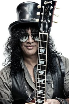 Slash interpreta Himself
