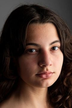 Nicole Sorace interpreta Carlita