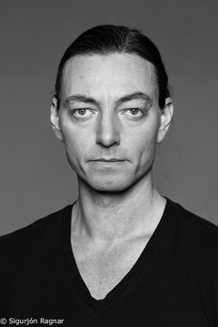 Damon Younger interpreta Punter