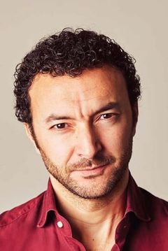 Nasrdin Dchar interpreta Felix Halverstadt