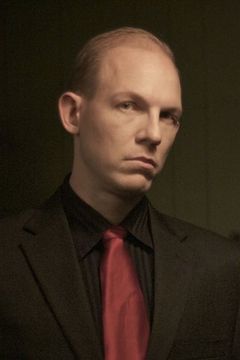 Ace Underhill interpreta Officer Harris