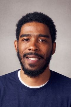 Thaddeus Street interpreta Matthew Ramirez