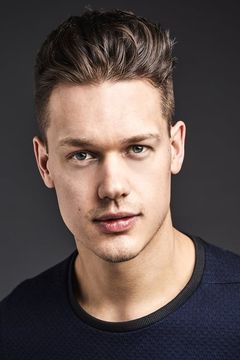 Lucas Penner interpreta Daniel