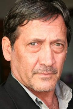 Tony Sperandeo interpreta Sovrintendente Salvatore Sciacca