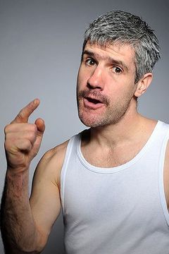 Liam Hourican interpreta Spud / Bus Driver (voice)
