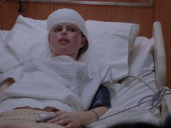 Lauren Kelly interpreta Teenage Rachel McCann
