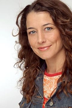 Carmen Thomas interpreta Senior Resident