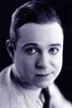 Harry Langdon interpreta Professor McCrackle