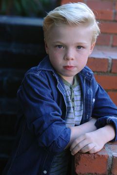 Spencer Howell interpreta Ulysses Macauley