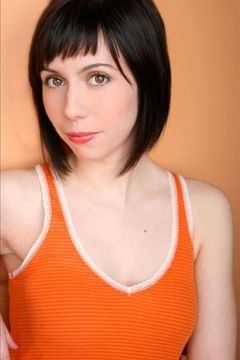 Laura Grey interpreta Angie