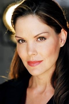 Paula Trickey interpreta Bonnie Phillips