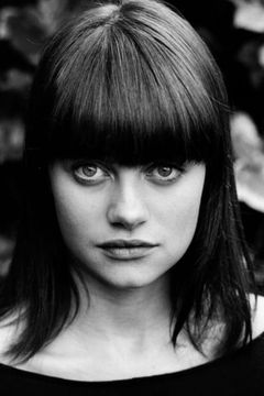 Abigail Hardingham interpreta Alice Webster