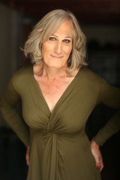 Bobbi Charlton interpreta Jerri Rifkin