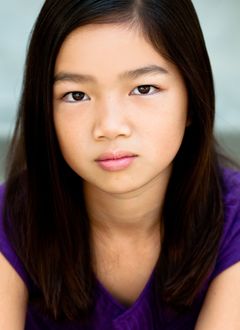 Kyla Dang interpreta Abigail