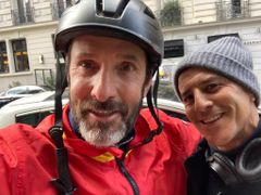 Matthew Muzio interpreta HBO Cameraman