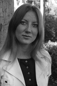 Laura Hippe interpreta Mae Ruth