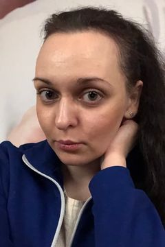 Viktoria Jelizarova interpreta Hostage (uncredited)