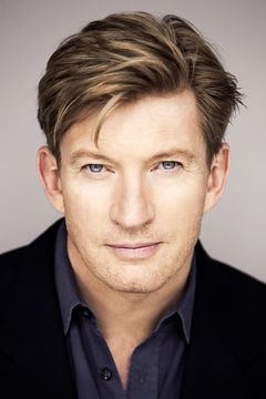 David Wenham interpreta Johnny Town-Mouse (voice)