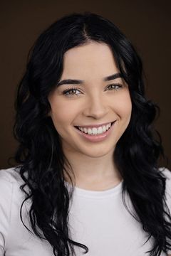 Vanesa Everett interpreta Edenian Chanting Female (uncredited)