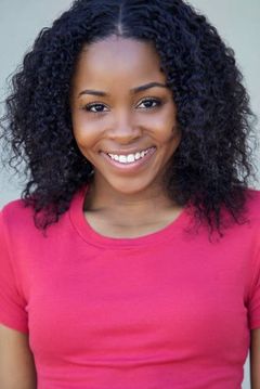 Kerrynton Jones interpreta Keke