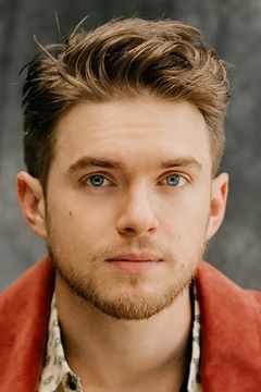 Chris Brochu interpreta Anthony Dunbrook