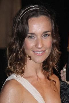 Jemma Powell interpreta Grace Craven