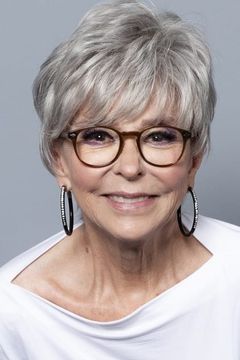 Rita Moreno interpreta Zelda Zanders