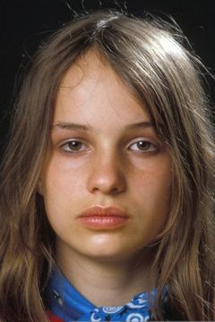 Natja Brunckhorst interpreta Paulette (as Nadja Brunkhorst)