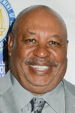 Earl Billings interpreta Al Shockley