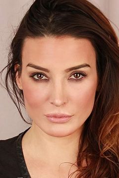 Natalie Denise Sperl interpreta Stunning Woman