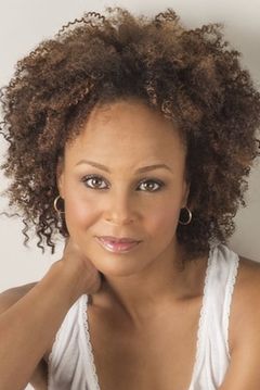 Marquita Terry interpreta Angela