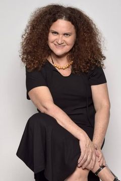 Ana Felipe interpreta Jornalista