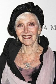 Lucille Patton interpreta Mrs. Frankel