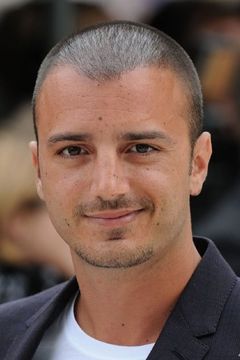 Nicolas Vaporidis interpreta Luca Molinari