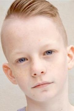Ben Skelton interpreta Mark Renton (aged 9)