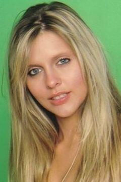 Krysta Carter interpreta Wannabe (uncredited)