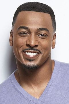 RonReaco Lee interpreta Reggie