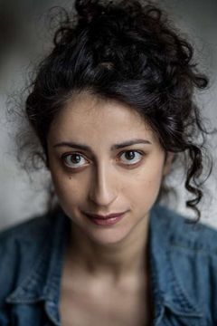 Eurydice El-Etr interpreta Azrah