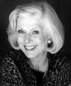 Mimi Cozzens interpreta Chi Chi Crawford