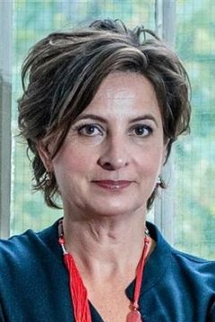Jacqueline Blom interpreta Mrs. Stein