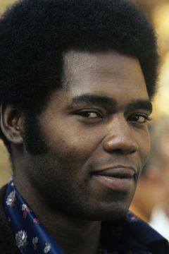Georg Stanford Brown interpreta Dr. Willard