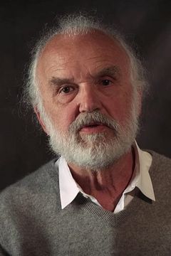 Lorne Peterson interpreta Mos Espa Citizen (uncredited)