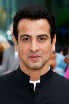 Ronit Roy interpreta Ahmed Sinai