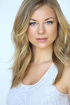 Nikki Leigh interpreta Ashley